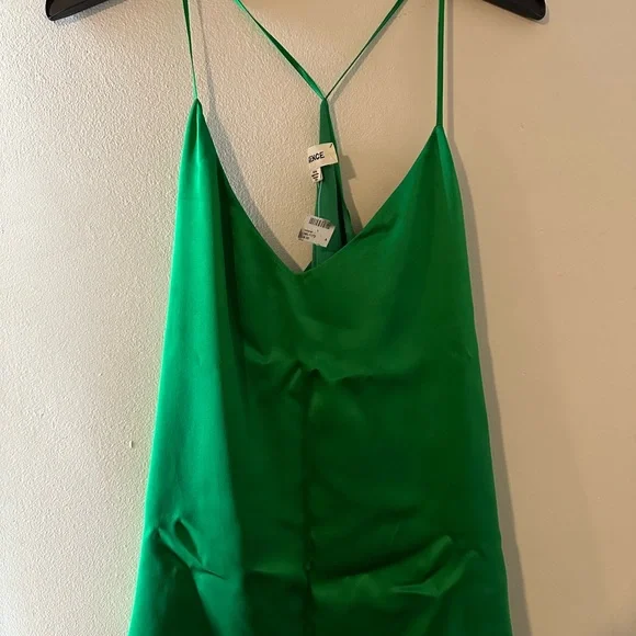 NWT L'AGENCE Kylee Racerback Silk Tank Top Blouse Size Medium Green - Picture 4 of 9